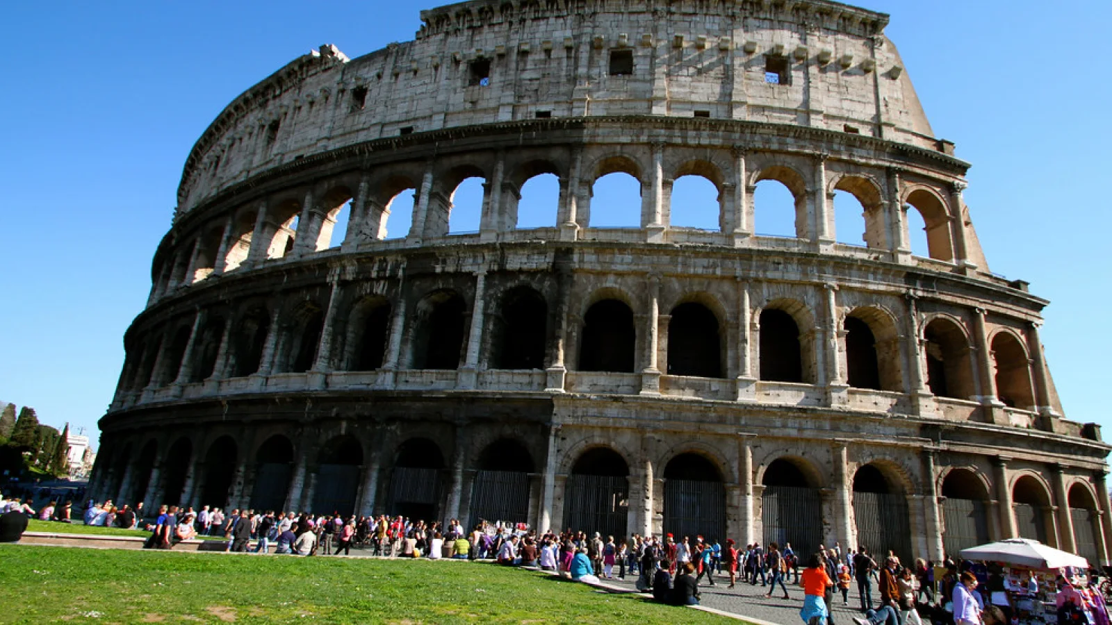 Governo incapace di gestire esame per le guide turistiche